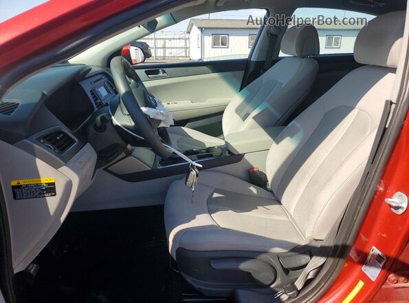 5NPE24AF5HH448890 2017 HYUNDAI SONATA Red Vista interior delantera