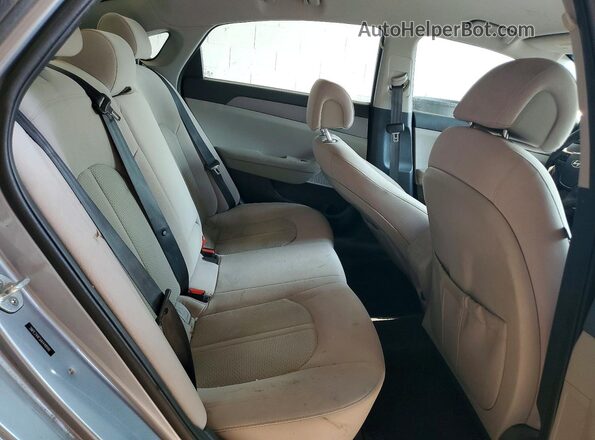 5NPE24AF5HH448999 2017 HYUNDAI SONATA Silver Вид задніх сидінь