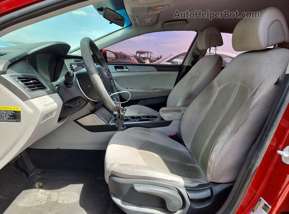 5NPE24AF5HH518470 2017 HYUNDAI SONATA Red Vista interior delantera