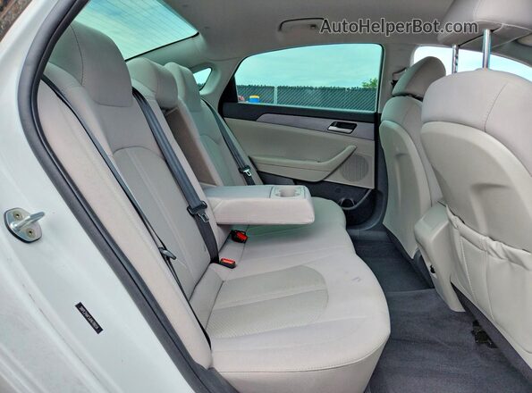 5NPE24AF5JH678659 2018 HYUNDAI SONATA White Widok tylnych siedzeń