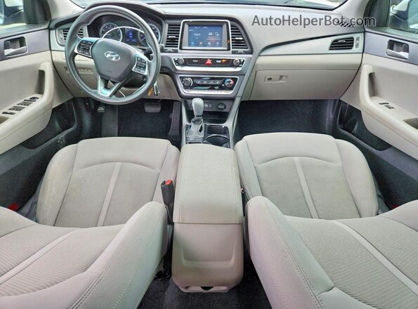 5NPE24AF5JH678659 2018 HYUNDAI SONATA White Widok deski rozdzielczej