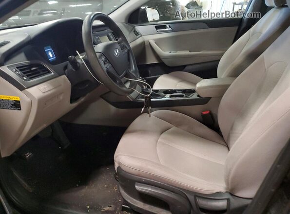 5NPE24AF6HH533611 2017 HYUNDAI SONATA Black Front interior view