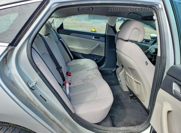 5NPE24AF7HH517210 2017 HYUNDAI SONATA Silver Widok tylnych siedzeń
