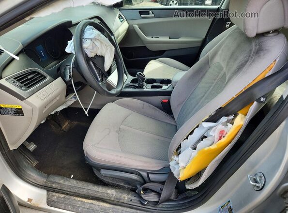 5NPE24AF7HH517210 2017 HYUNDAI SONATA Silver Widok wnętrza z przodu