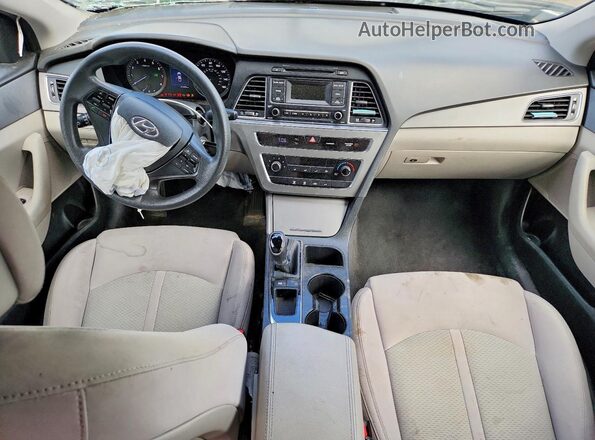 5NPE24AF7HH517210 2017 HYUNDAI SONATA Silver Widok deski rozdzielczej