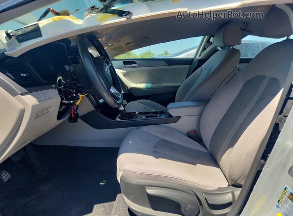 5NPE24AF7KH800956 2019 HYUNDAI SONATA Silver Vista interior delantera