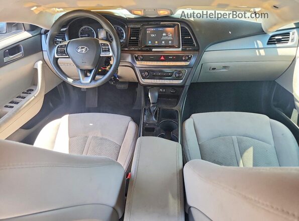 5NPE24AF7KH800956 2019 HYUNDAI SONATA Silver Vista del salpicadero
