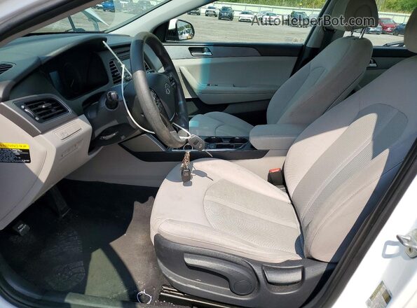 5NPE24AF8HH477364 2017 HYUNDAI SONATA White წინა სალონის ხედი