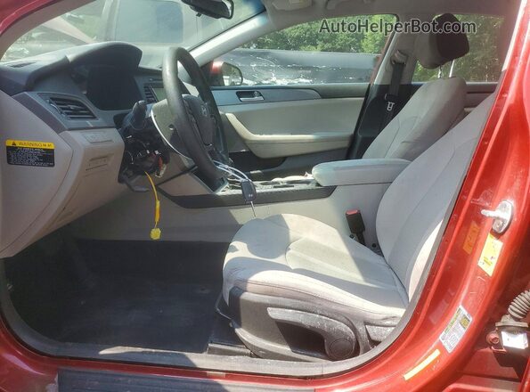 5NPE24AF8HH541452 2017 HYUNDAI SONATA Red Вид салону спереду