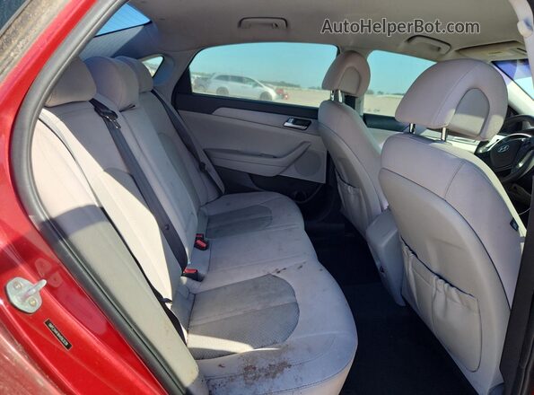 5NPE24AF8HH563239 2017 HYUNDAI SONATA Red Հետևի նստատեղերի տեսք