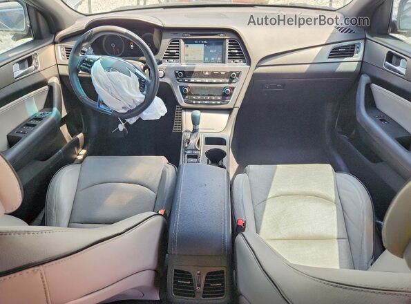 5NPE34AB1HH577512 2017 HYUNDAI SONATA Silver Widok deski rozdzielczej