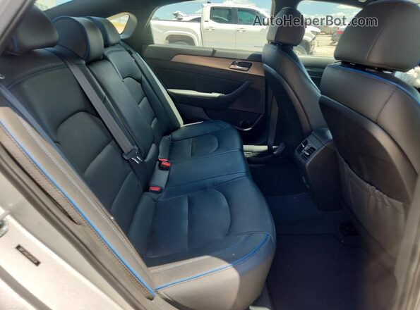5NPE34AB3JH634234 2018 HYUNDAI SONATA Серебряный Вид задних сидений