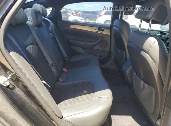 5NPE34AB4HH575107 2017 HYUNDAI SONATA Black Widok tylnych siedzeń