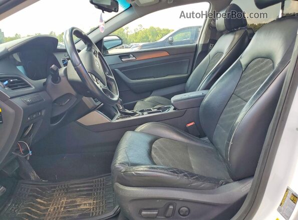 5NPE34AF3HH472862 2017 HYUNDAI SONATA White Widok wnętrza z przodu