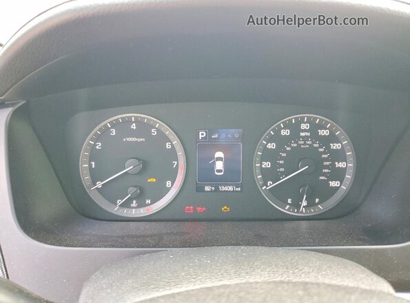 5NPE34AF3HH472862 2017 HYUNDAI SONATA White Widok zestawu wskaźników