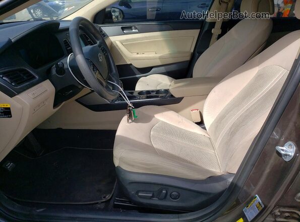 5NPE34AF3HH475485 2017 HYUNDAI SONATA Gray Widok wnętrza z przodu