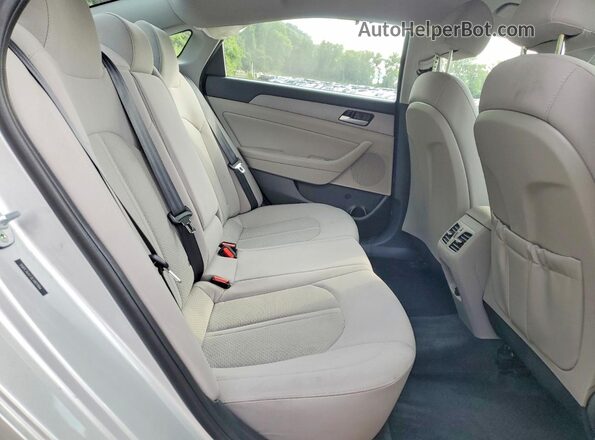 5NPE34AF3KH801986 2019 HYUNDAI SONATA Silver Widok tylnych siedzeń