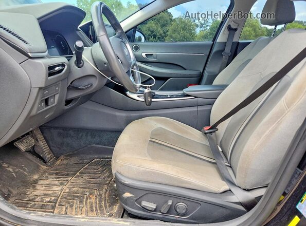 5NPEF4JA3MH083208 2021 HYUNDAI SONATA Black წინა სალონის ხედი