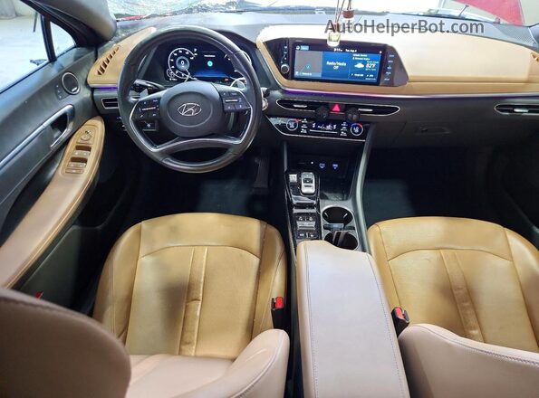 5NPEH4J25MH090275 2021 HYUNDAI SONATA Красный Вид панели приборов