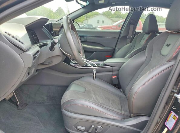 5NPEK4JC4NH146718 2022 HYUNDAI SONATA Black წინა სალონის ხედი