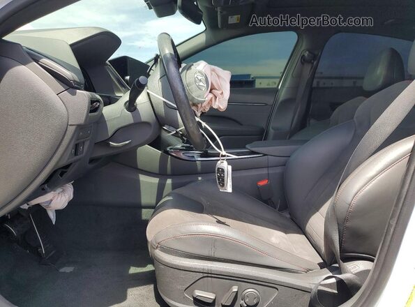 5NPEK4JC4NH147495 2022 HYUNDAI SONATA White Vista interior delantera