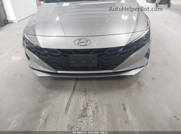 5NPLL4AG0MH047819 2021 HYUNDAI ELANTRA Silver Вид задньої частини салону