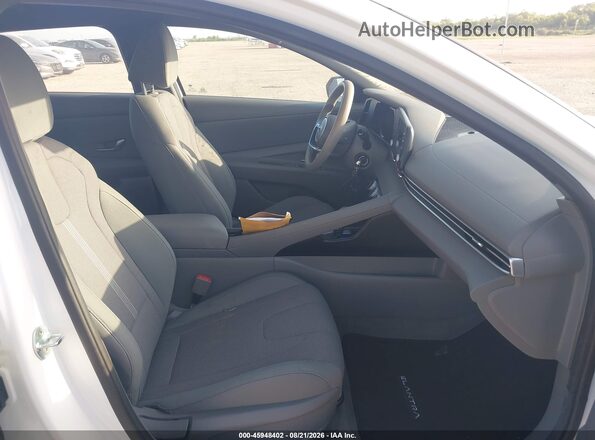 5NPLL4AG0MH049781 2021 HYUNDAI ELANTRA White Вид салону спереду