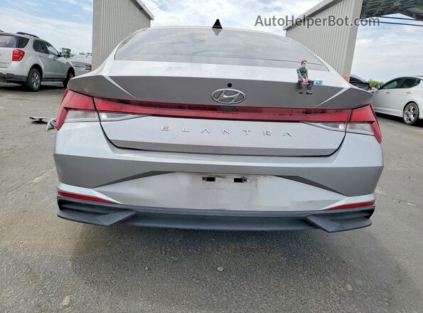 5NPLL4AG1MH025974 2021 HYUNDAI ELANTRA Silver Вид ззаду