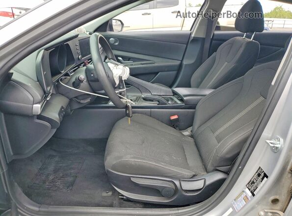 5NPLL4AG1MH025974 2021 HYUNDAI ELANTRA Silver Вид салону спереду