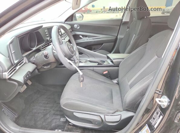 5NPLL4AG3MH013776 2021 HYUNDAI ELANTRA Черный Вид салона спереди