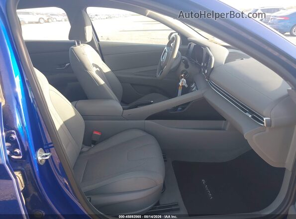 5NPLL4AG9MH042585 2021 HYUNDAI ELANTRA Blue Սալոնի դիմացի տեսք