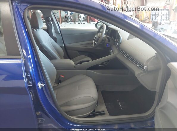 5NPLL4AG9MH046541 2021 HYUNDAI ELANTRA Blue Вид салону спереду
