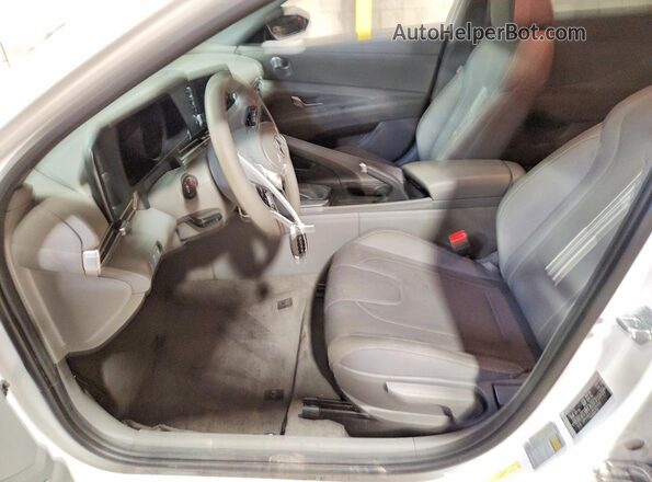 5NPLM4AG0PH095287 2023 HYUNDAI ELANTRA White Widok wnętrza z przodu