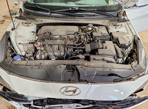 5NPLM4AG0PH095287 2023 HYUNDAI ELANTRA White Widok wnętrza z tyłu