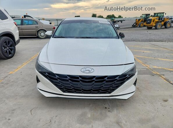 5NPLM4AG1PH095203 2023 HYUNDAI ELANTRA White Widok z przodu