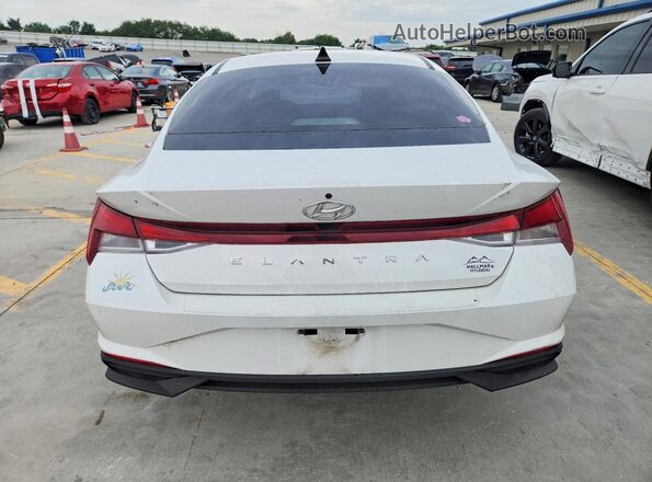 5NPLM4AG1PH095203 2023 HYUNDAI ELANTRA White Widok z tyłu