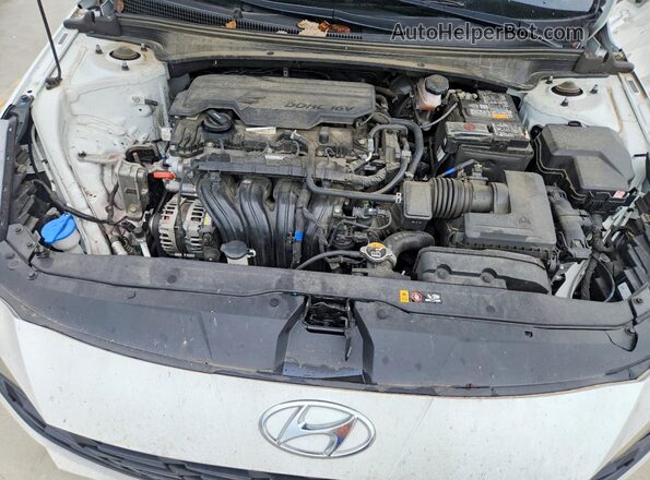 5NPLM4AG1PH095203 2023 HYUNDAI ELANTRA White Widok wnętrza z tyłu