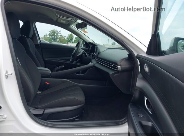 5NPLM4AG2PH094240 2023 HYUNDAI ELANTRA White Front interior view
