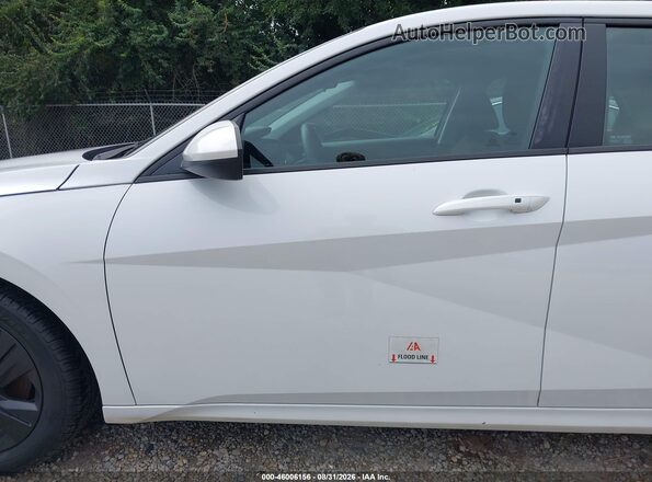 5NPLM4AG2PH094240 2023 HYUNDAI ELANTRA White Front view