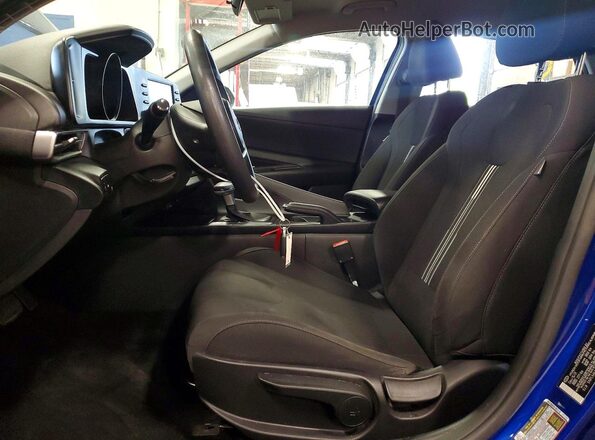 5NPLM4AG3NH071319 2022 HYUNDAI ELANTRA Blue Вид салону спереду