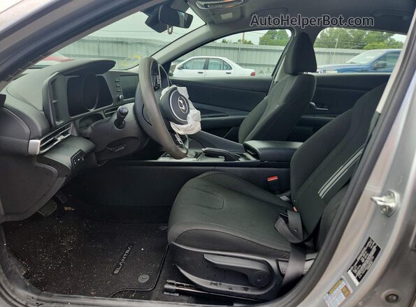 5NPLM4AG3NH072759 2022 HYUNDAI ELANTRA Silver Widok wnętrza z przodu