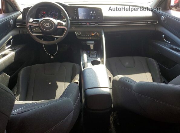 5NPLM4AG3PH102863 2023 HYUNDAI ELANTRA Red Widok deski rozdzielczej