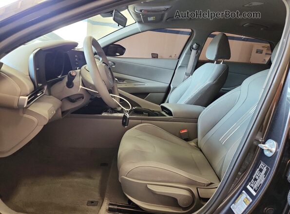 5NPLM4AG3PH118190 2023 HYUNDAI ELANTRA Gray Front interior view