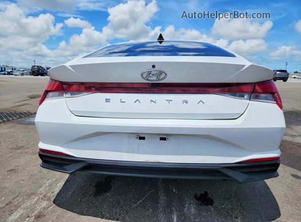 5NPLM4AG4MH025822 2021 HYUNDAI ELANTRA White Հետևի տեսք