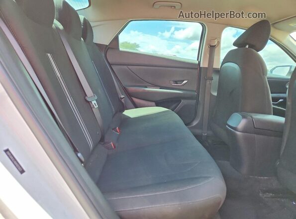 5NPLM4AG4MH025822 2021 HYUNDAI ELANTRA White Հետևի նստատեղերի տեսք