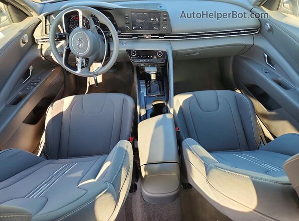 5NPLM4AG4NH075881 2022 HYUNDAI ELANTRA Gray წინა პანელის ხედი