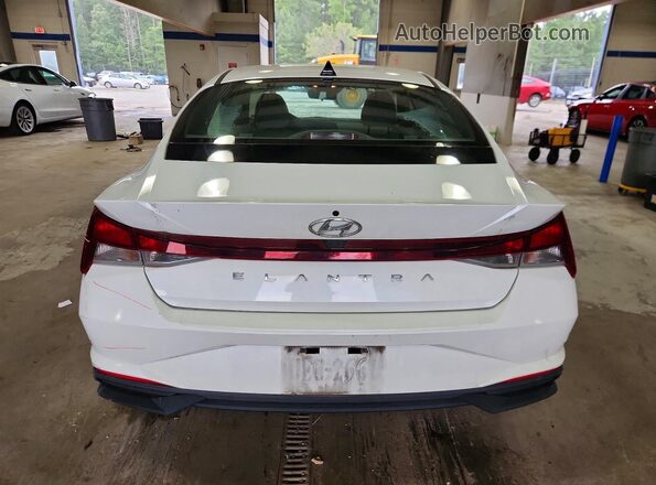 5NPLM4AG5MH008625 2021 HYUNDAI ELANTRA White უკანა ხედი