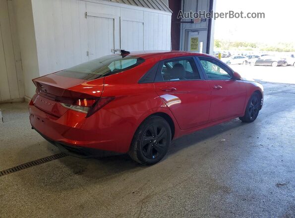 5NPLM4AG5NH070799 2022 HYUNDAI ELANTRA Red Trasero derecho