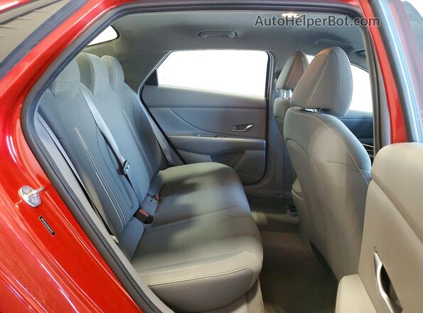 5NPLM4AG5NH070799 2022 HYUNDAI ELANTRA Red Vista de los asientos traseros