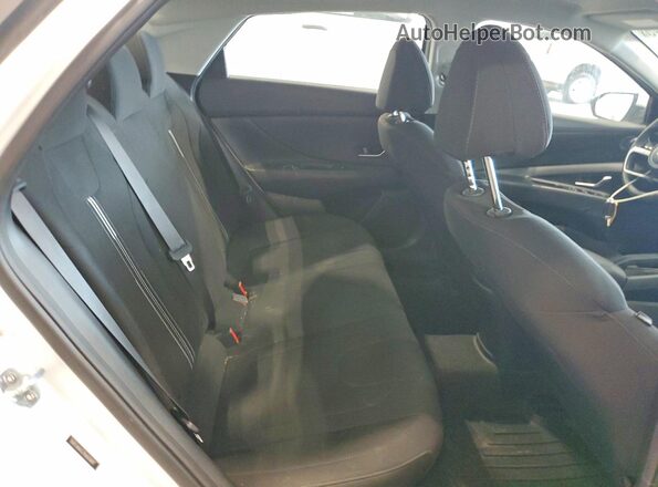 5NPLM4AG7NH078497 2022 HYUNDAI ELANTRA Белый Вид задних сидений